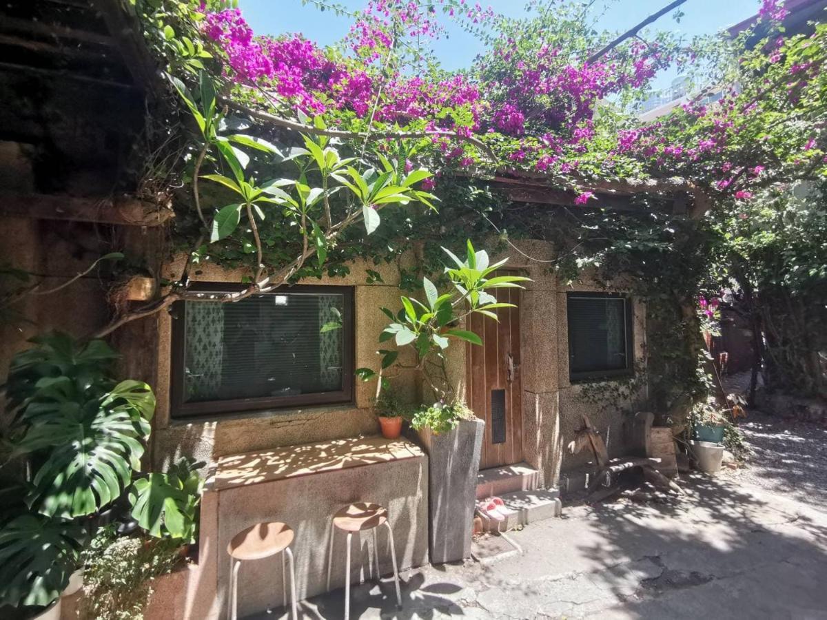 Dear B&B Tainan Bagian luar foto